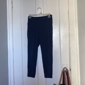 Women’s M, Navy cropped New Balance Leggings
